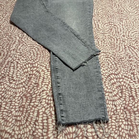 GAP Women's Classic Gray Skinny Jeans - Picture 2 of 8